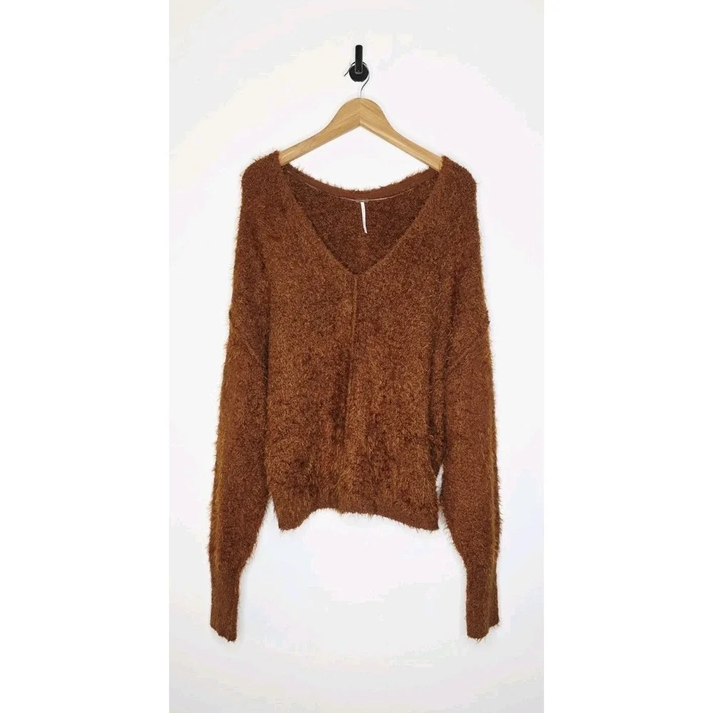 Free People Sweater Women's Icing V Neck Fuzzy Super Soft Cozy Pullover Size M - Picture 3 of 14